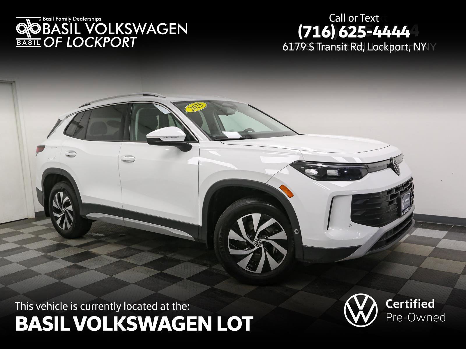 Used 2025 Volkswagen Tiguan S image 1