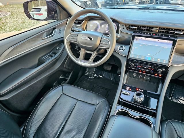 Used 2023 Jeep Grand Cherokee L Limited w/ Luxury Tech Group II image 30