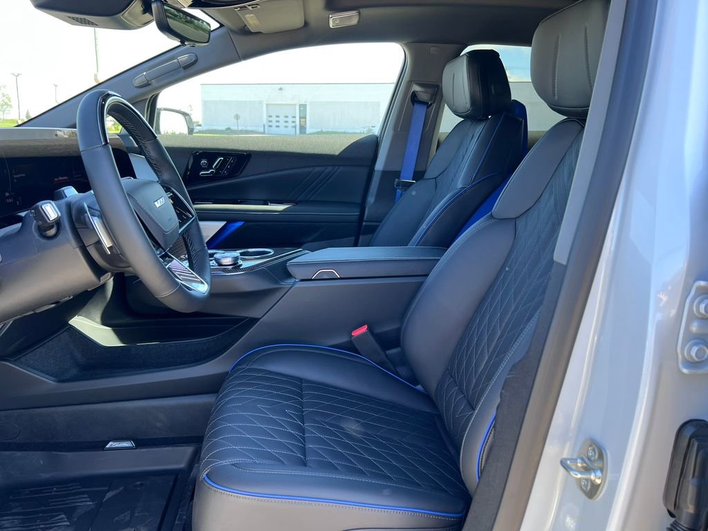 New 2026 Cadillac Optiq V AWD/4WD image 4