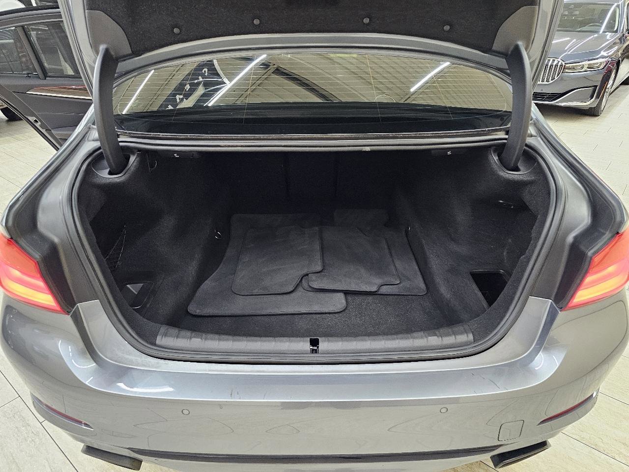 Used 2019 BMW 540i xDrive AWD/4WD image 15