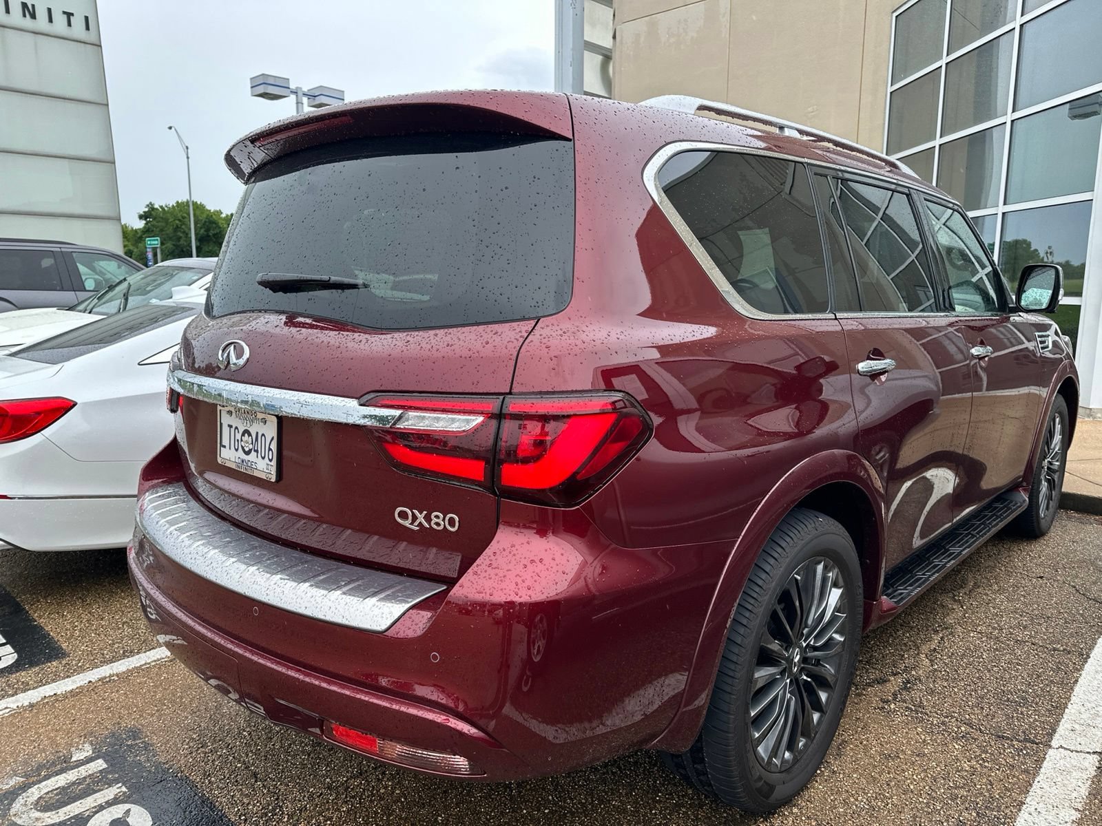 Certified 2022 INFINITI QX80 Sensory w/ Cargo Package RWD image 4