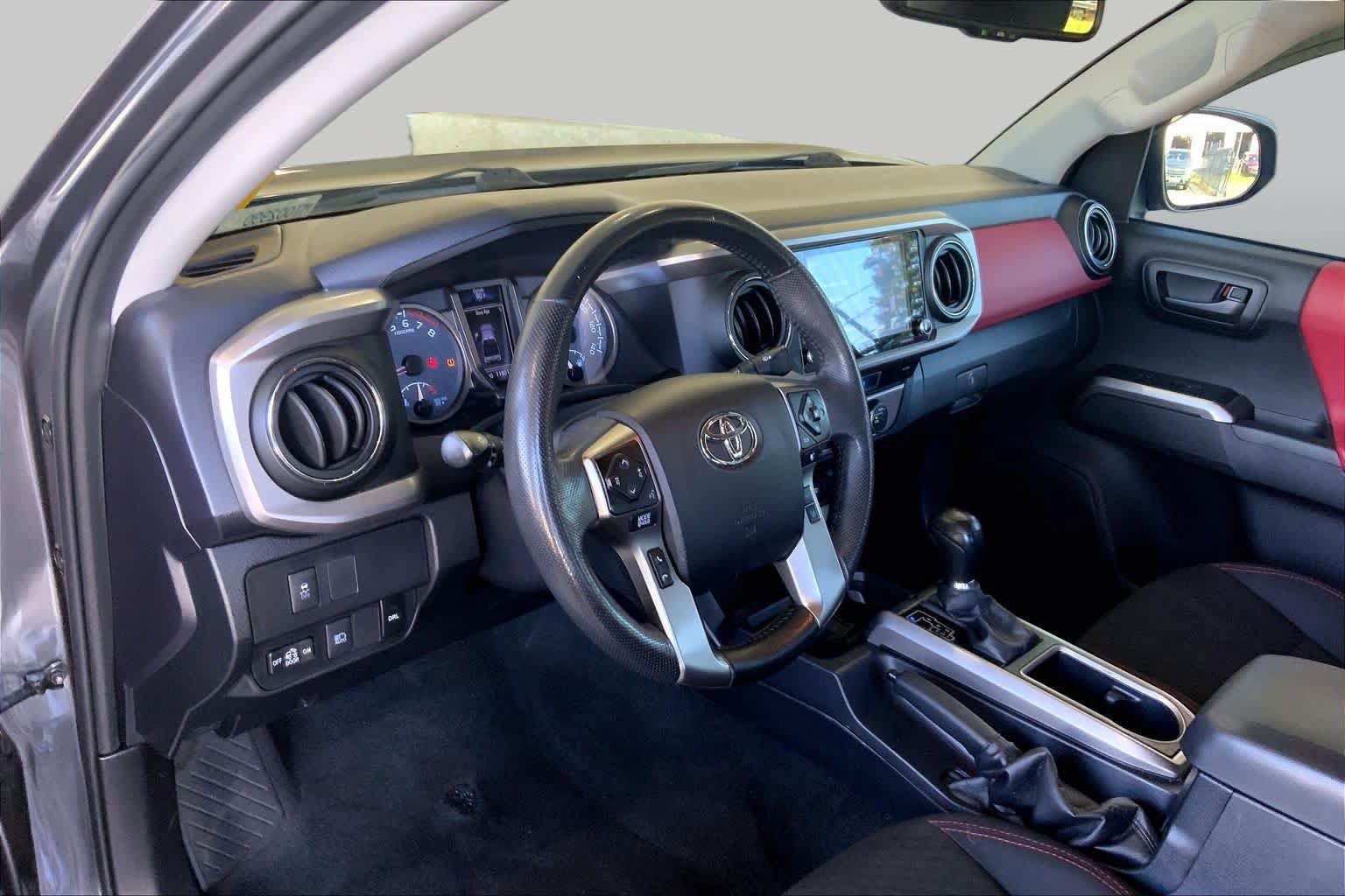 Used 2021 Toyota Tacoma SR5 RWD image 17