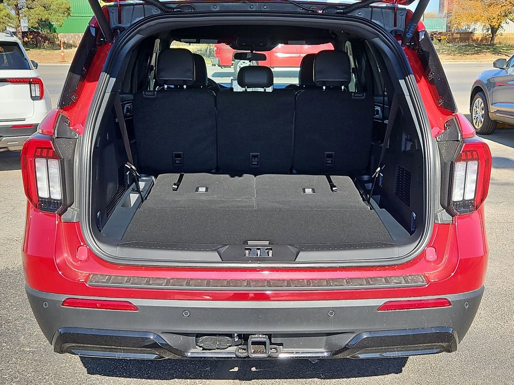 New 2026 Ford Explorer ST-Line image 18