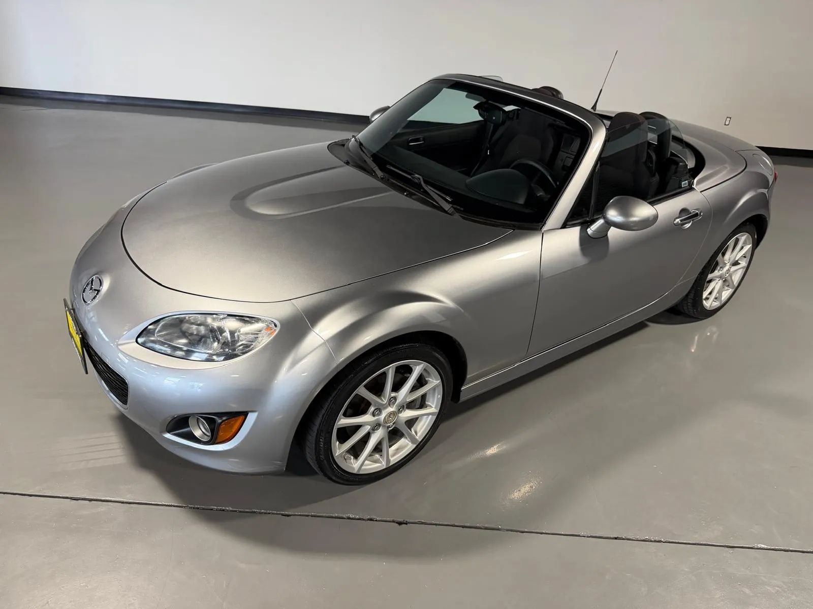 Used 2010 MAZDA MX-5 Miata Touring w/ Suspension Pkg RWD image 31