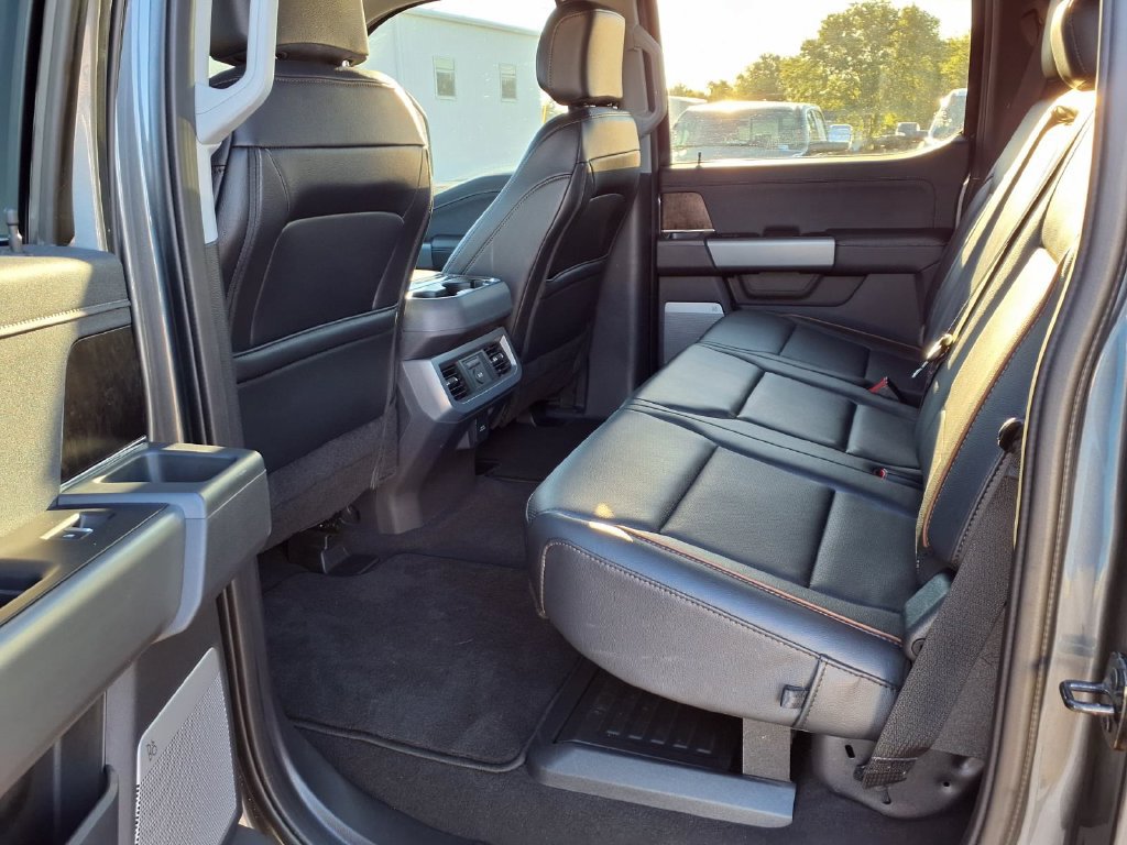 Used 2026 Ford F350 Lariat w/ Lariat Ultimate Package AWD/4WD image 17