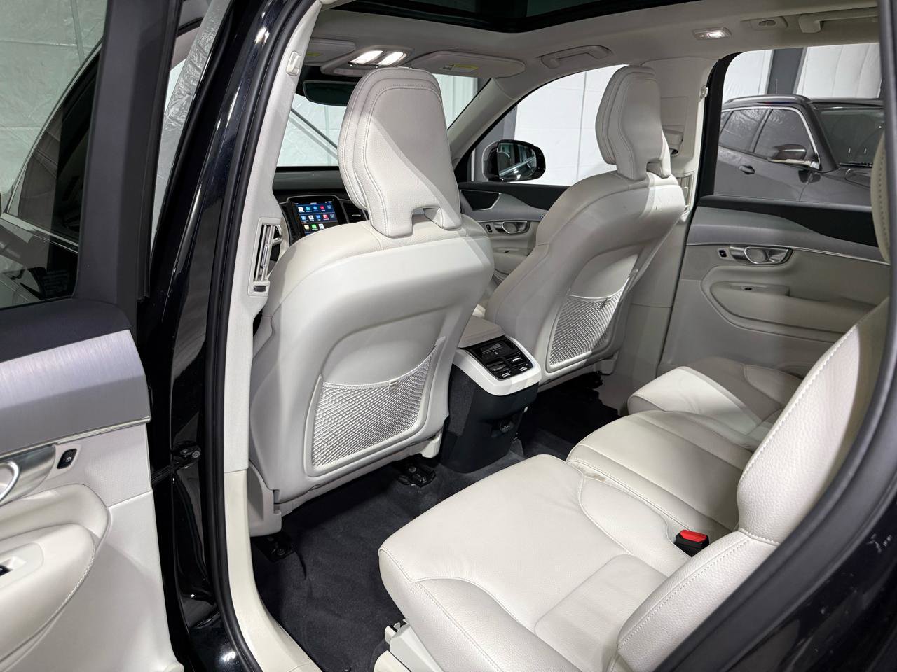 Used 2024 Volvo XC90 B5 Core AWD/4WD image 33