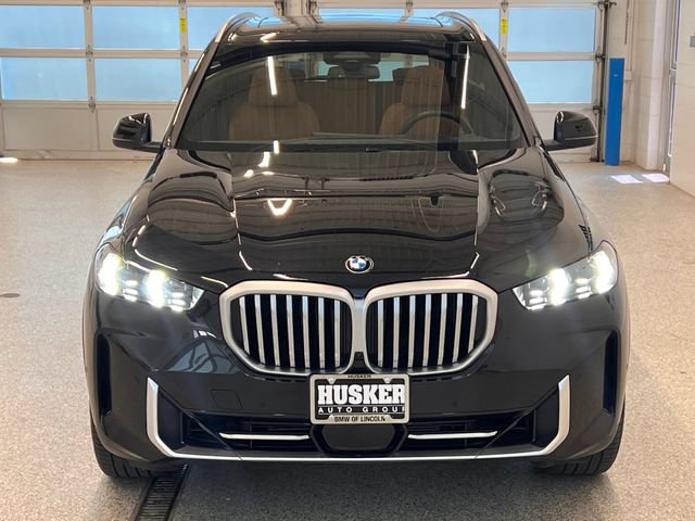 Used 2024 BMW X5 xDrive40i w/ Parking Assistance Package AWD/4WD image 3