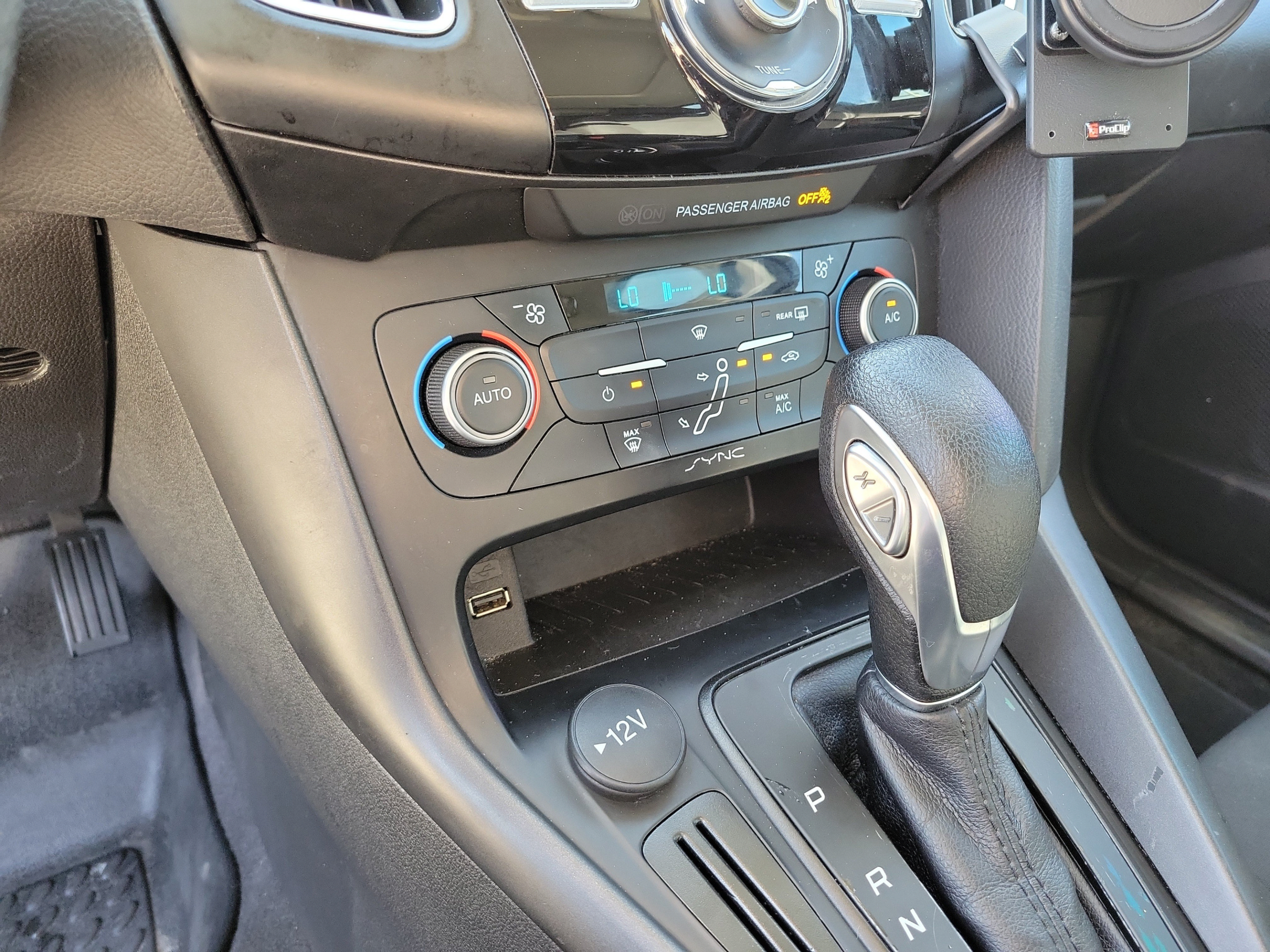 Used 2018 Ford Focus SEL FWD image 18