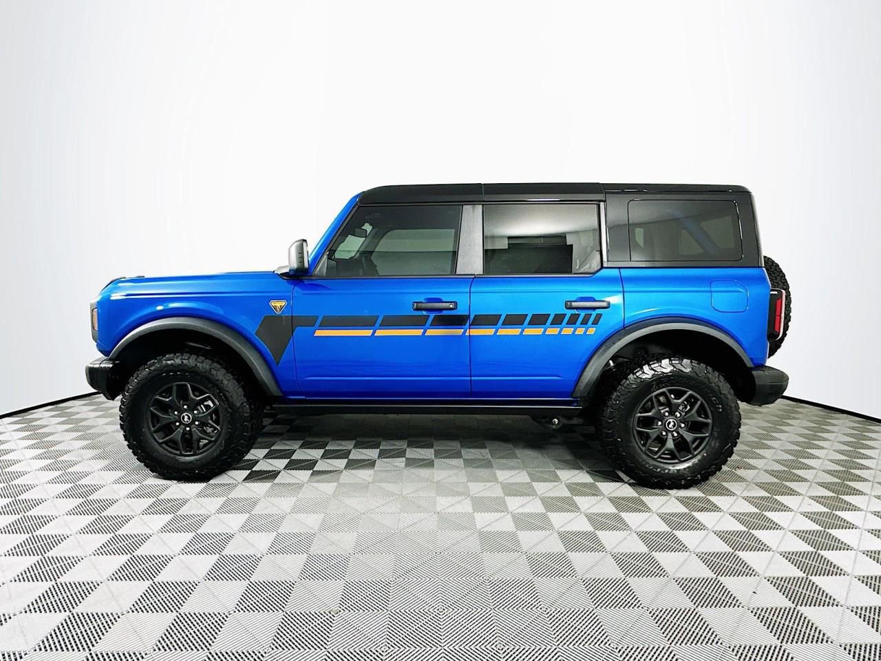 Used 2025 Ford Bronco Badlands image 25