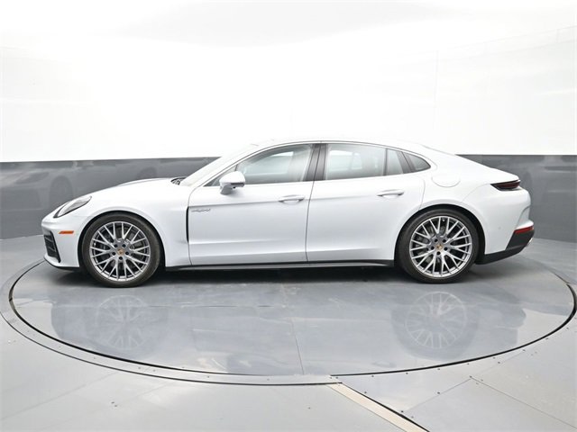 Used 2025 Porsche Panamera 4 image 2
