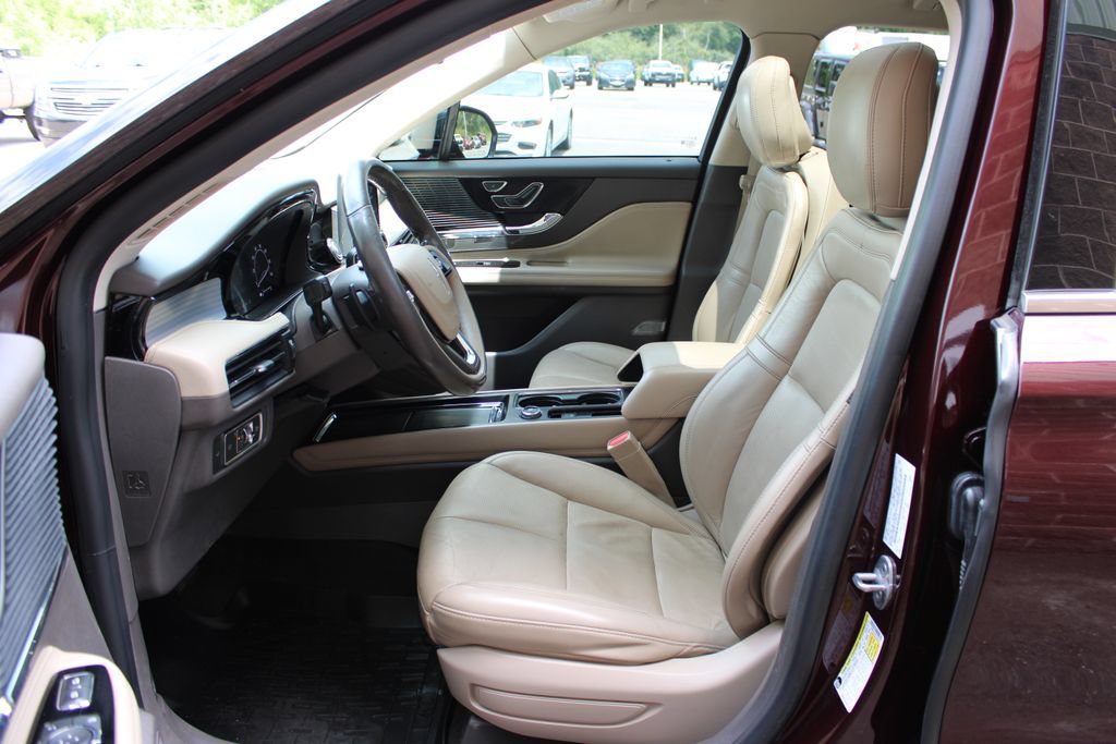 Used 2020 Lincoln Corsair AWD w/ Premium Package image 11