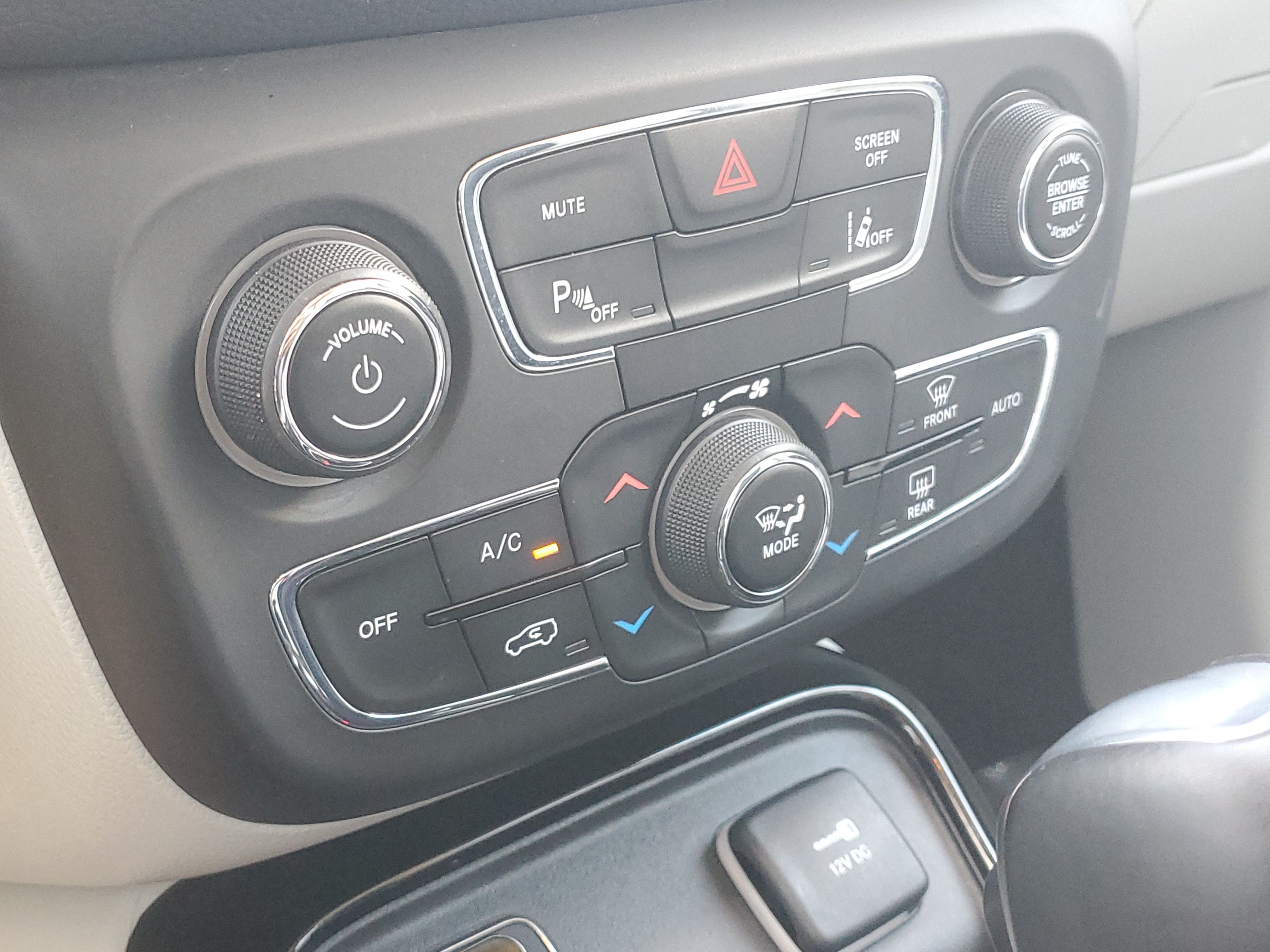 Used 2021 Jeep Compass Limited w/ Elite Interior Group FWD image 29