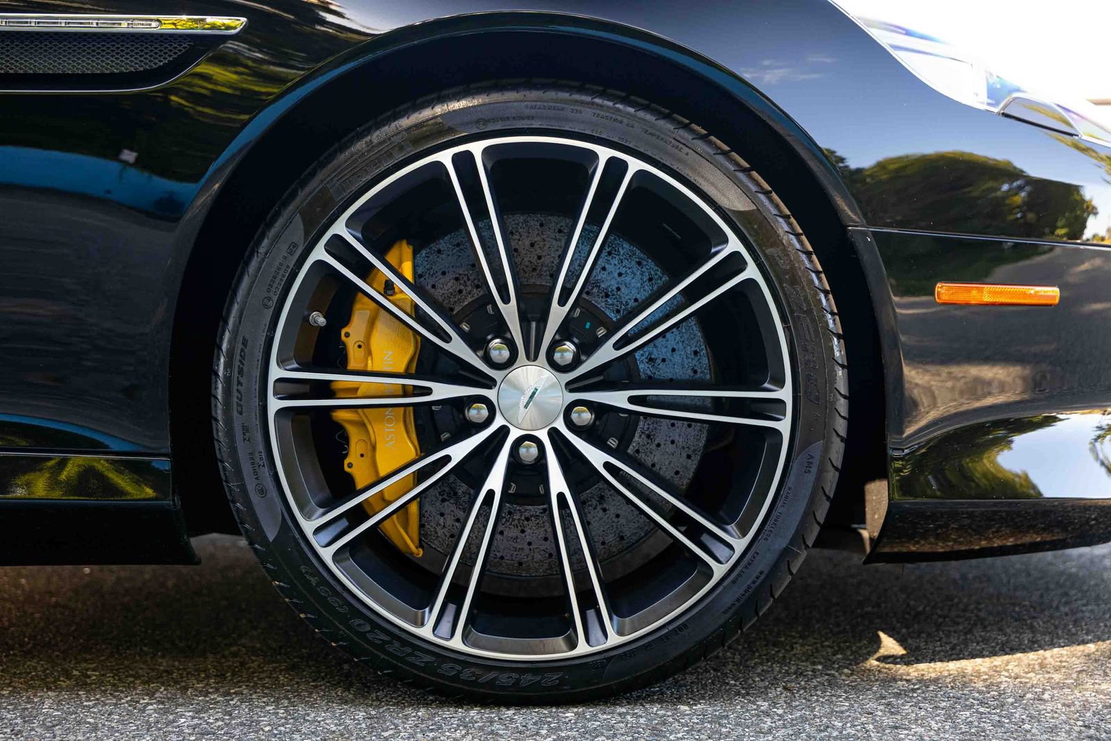 Used 2013 Aston Martin DB9 Volante RWD image 46