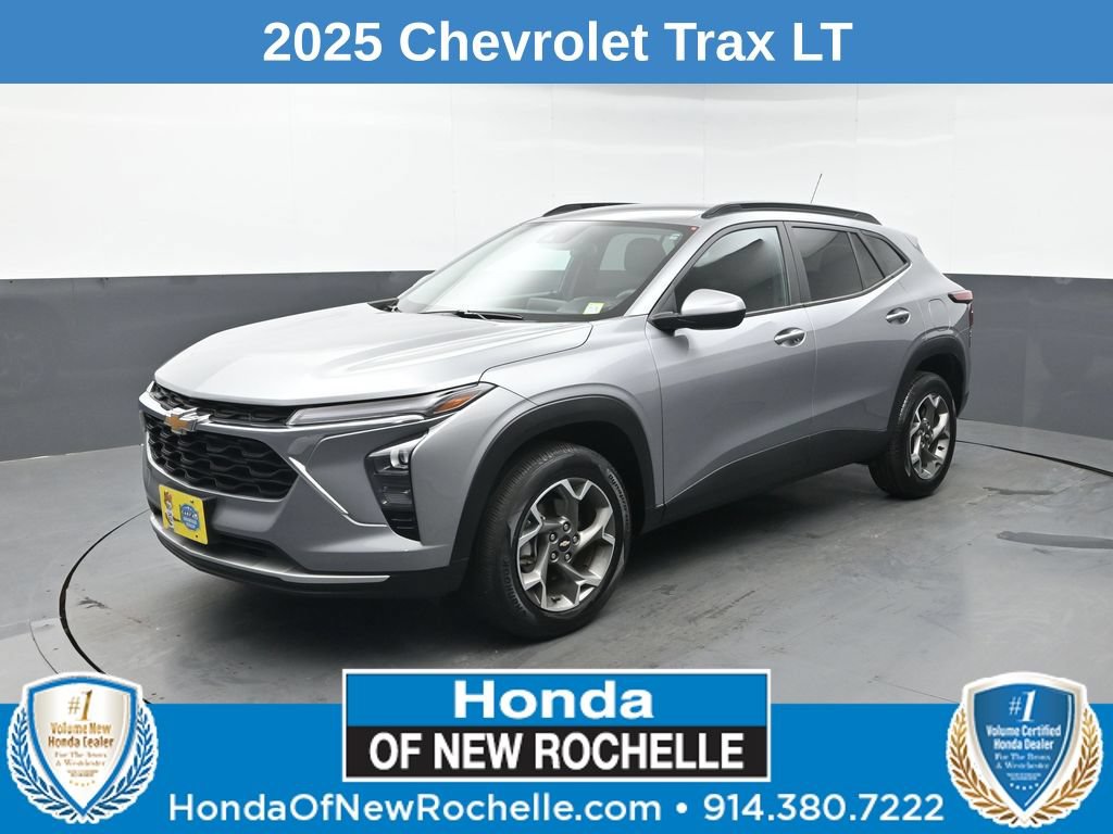 Used 2025 Chevrolet Trax LT