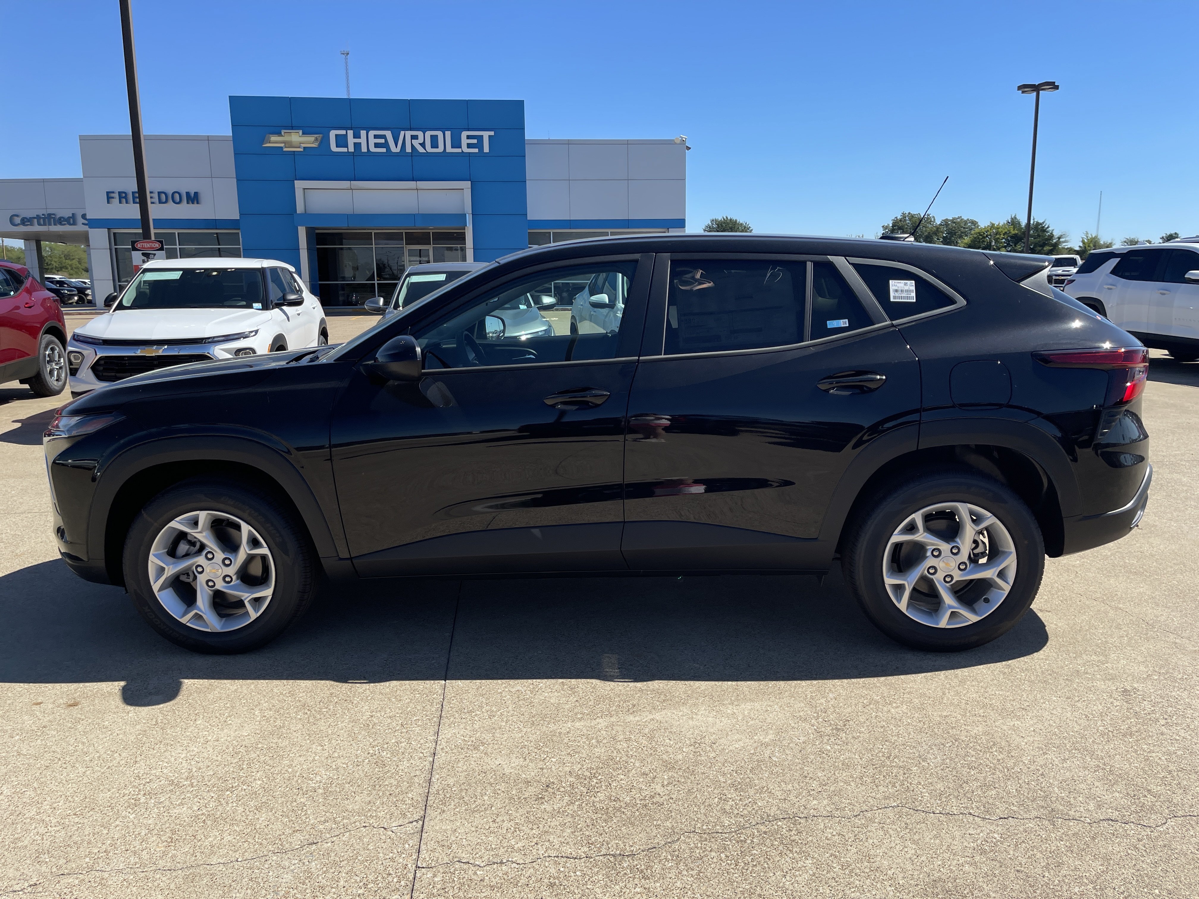 New 2026 Chevrolet Trax LS w/ LS Convenience Package FWD image 7