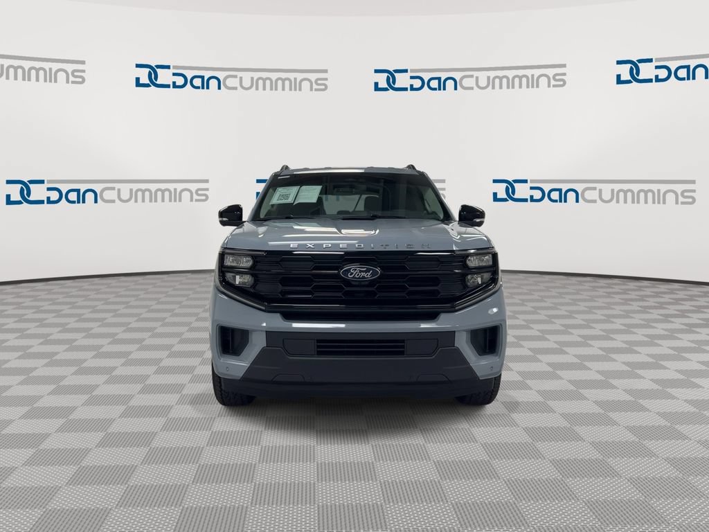 Used 2026 Ford Expedition Active AWD/4WD image 3
