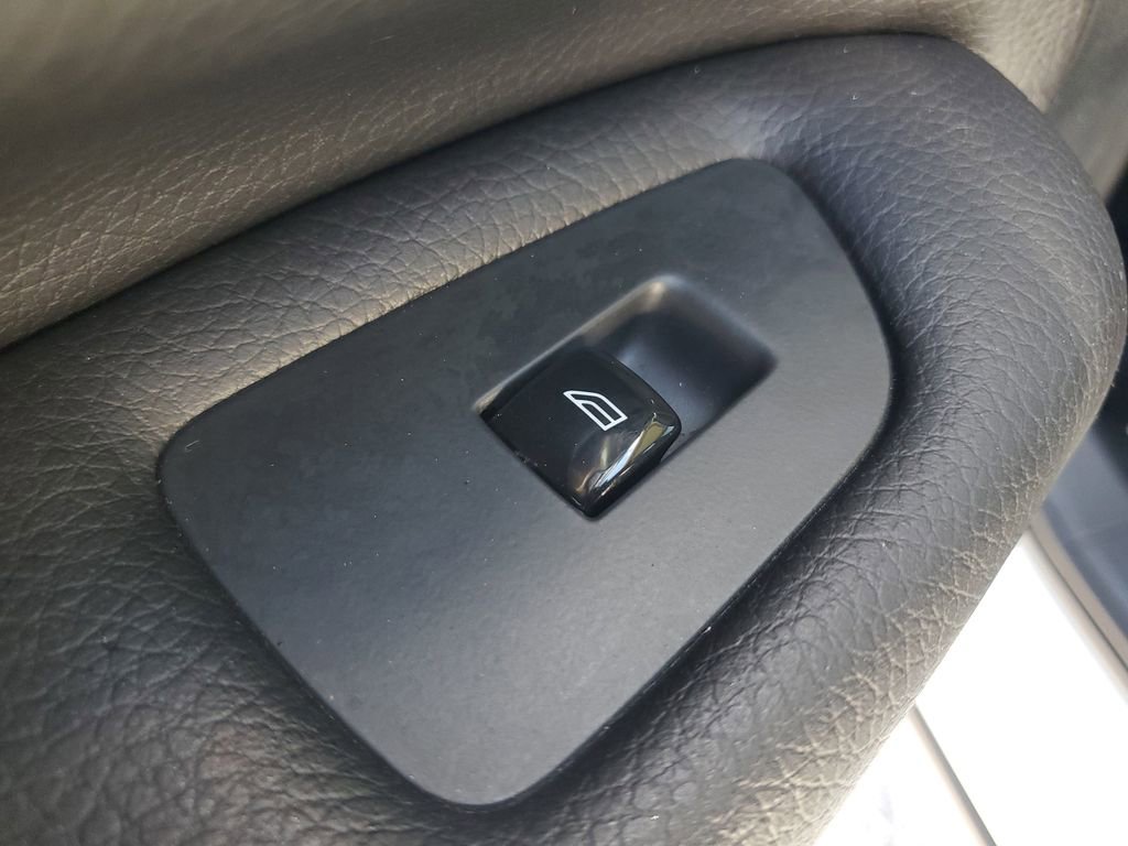 Used 2020 Volvo XC90 T6 Momentum w/ Protection Package Premier image 17