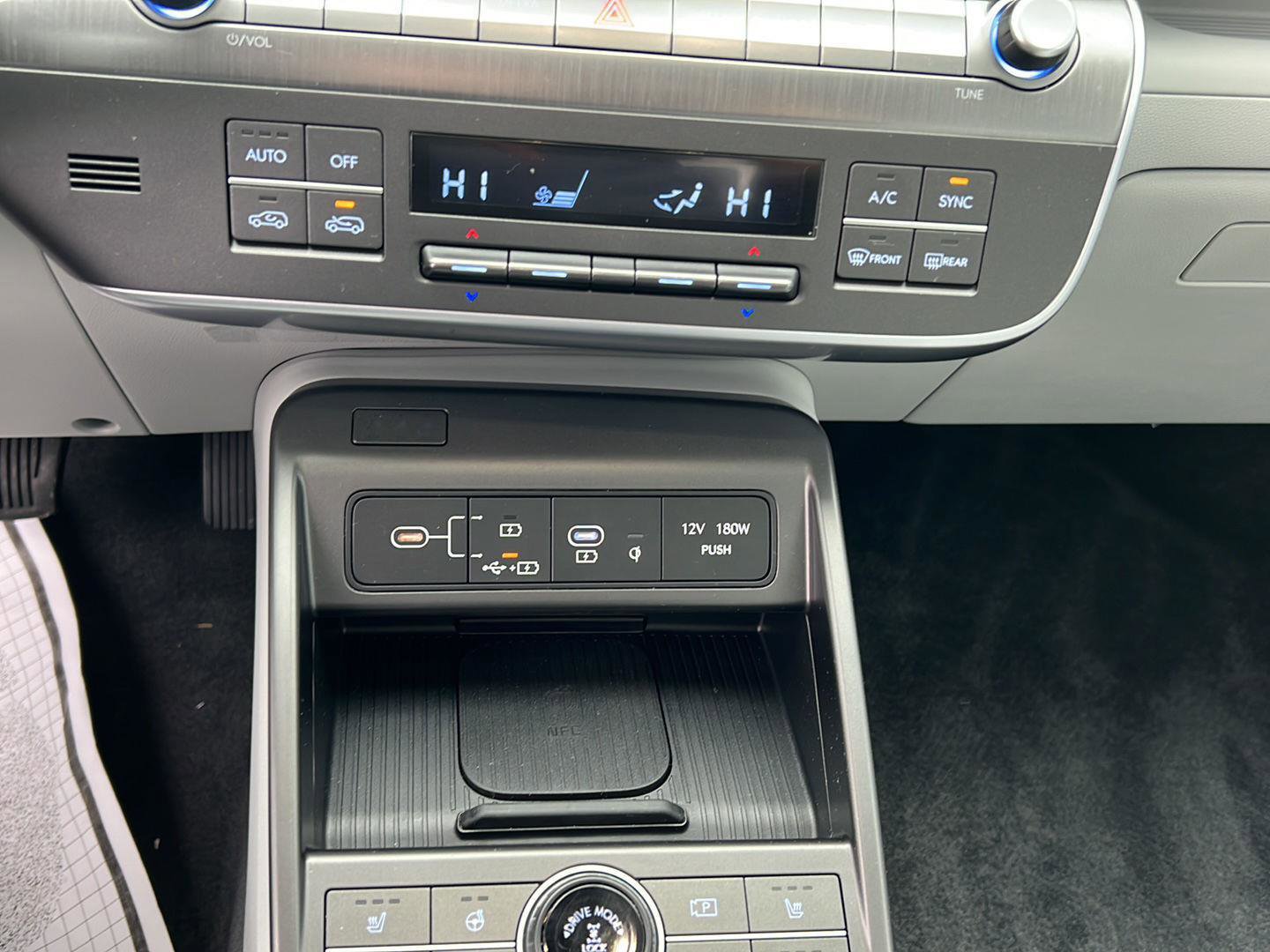 Used 2025 Hyundai Kona Limited image 14