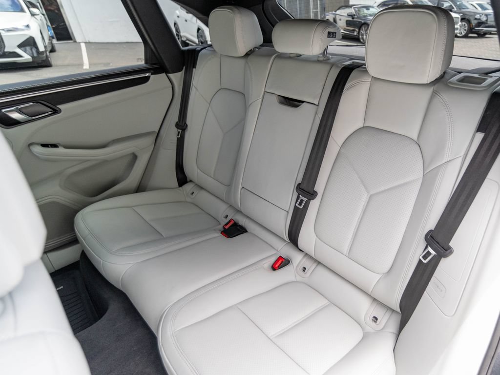 Used 2024 Porsche Macan GTS AWD/4WD image 29