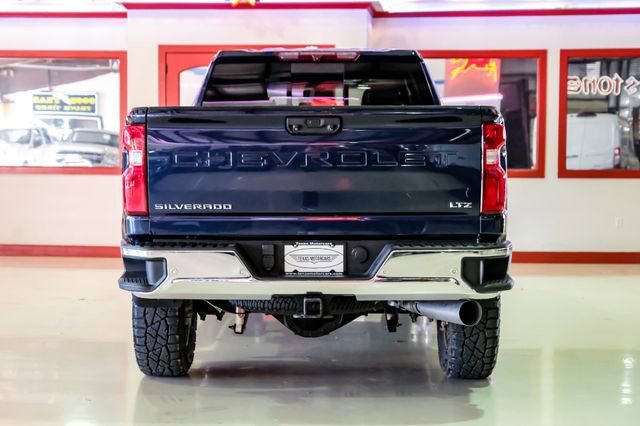 Used 2022 Chevrolet Silverado 3500 LTZ w/ LTZ Plus Package image 11