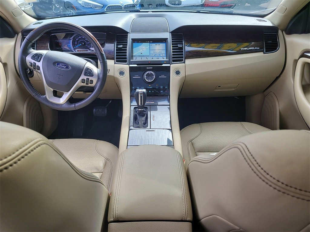 Used 2018 Ford Taurus Limited image 12