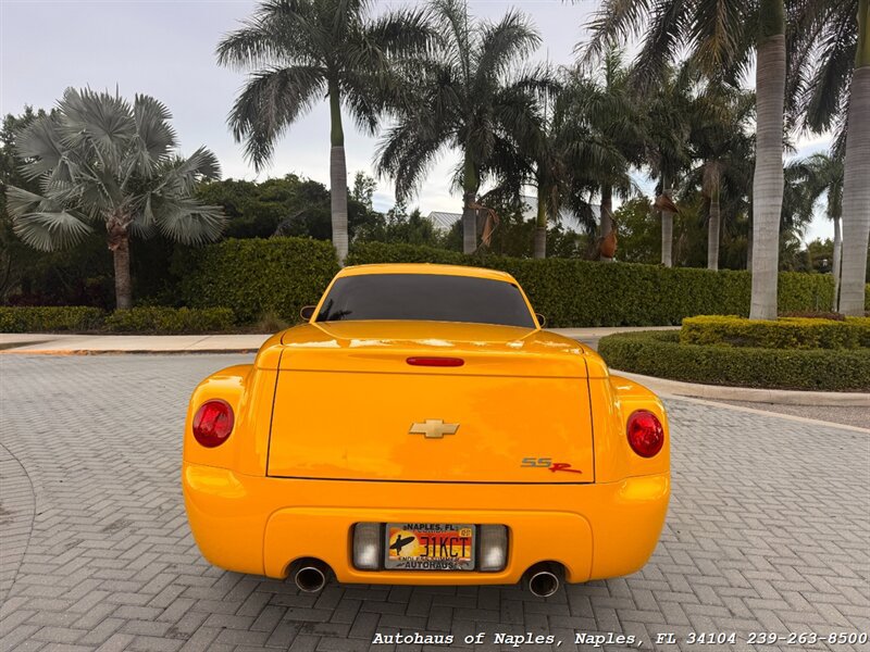 Used 2005 Chevrolet SSR w/ Preferred Equipment Group RWD image 18