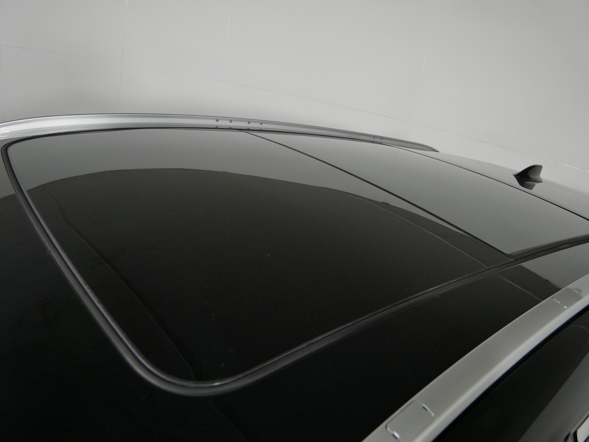 Used 2023 Acura MDX SH-AWD w/ Advance Package image 29