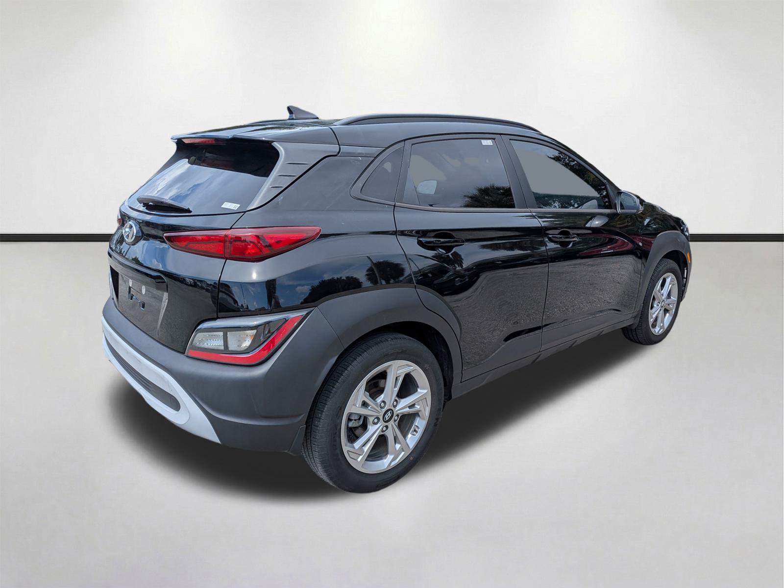 Used 2022 Hyundai Kona SEL FWD image 4