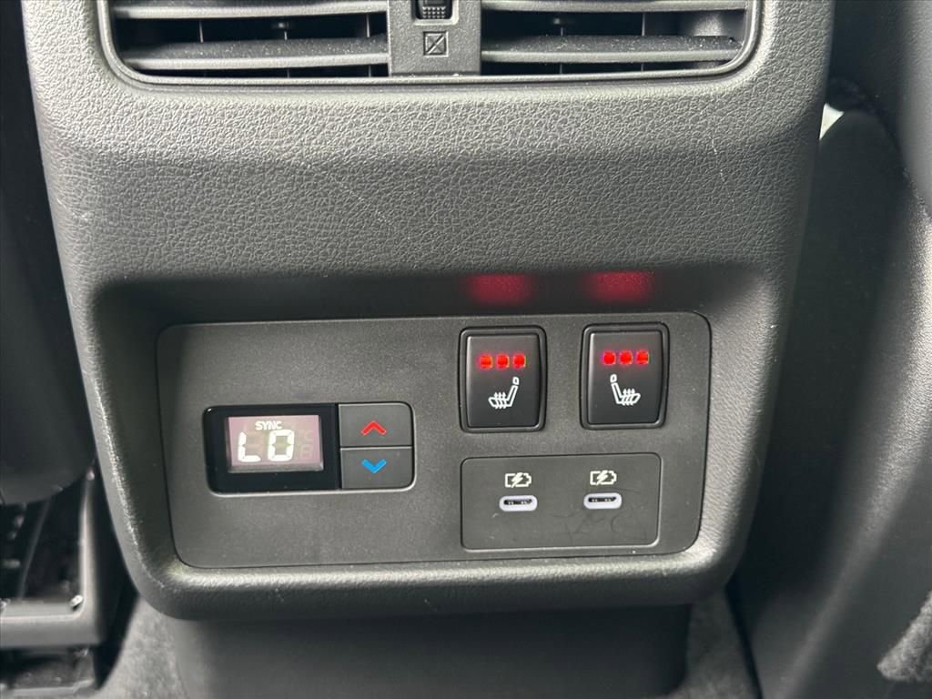 Certified 2025 Nissan Rogue Platinum w/ Platinum Premium Package image 13