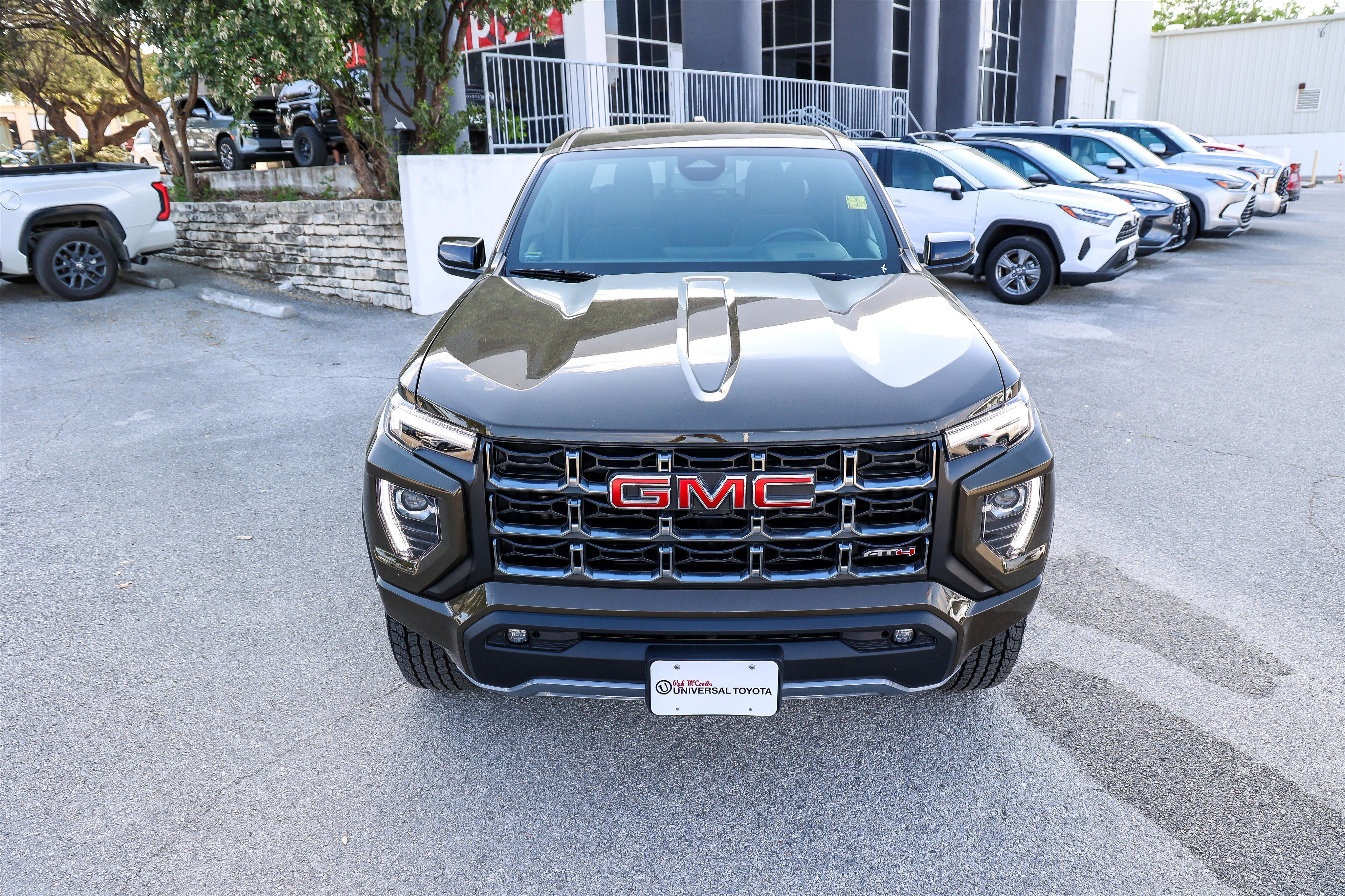 Used 2025 GMC Canyon AT4 w/ AT4 Premium Package image 5