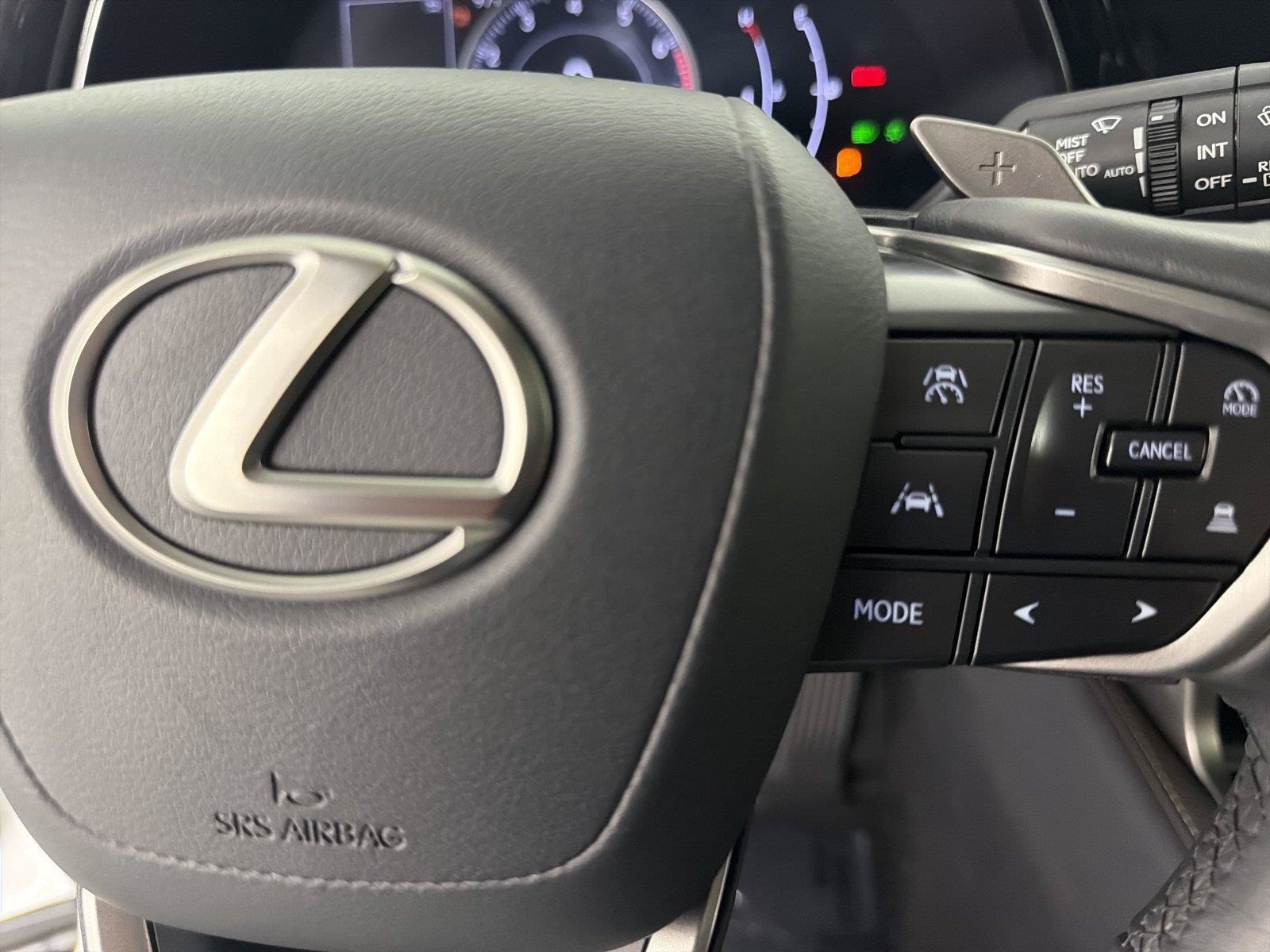 Used 2024 Lexus RX 350 FWD w/ Technology Package image 27