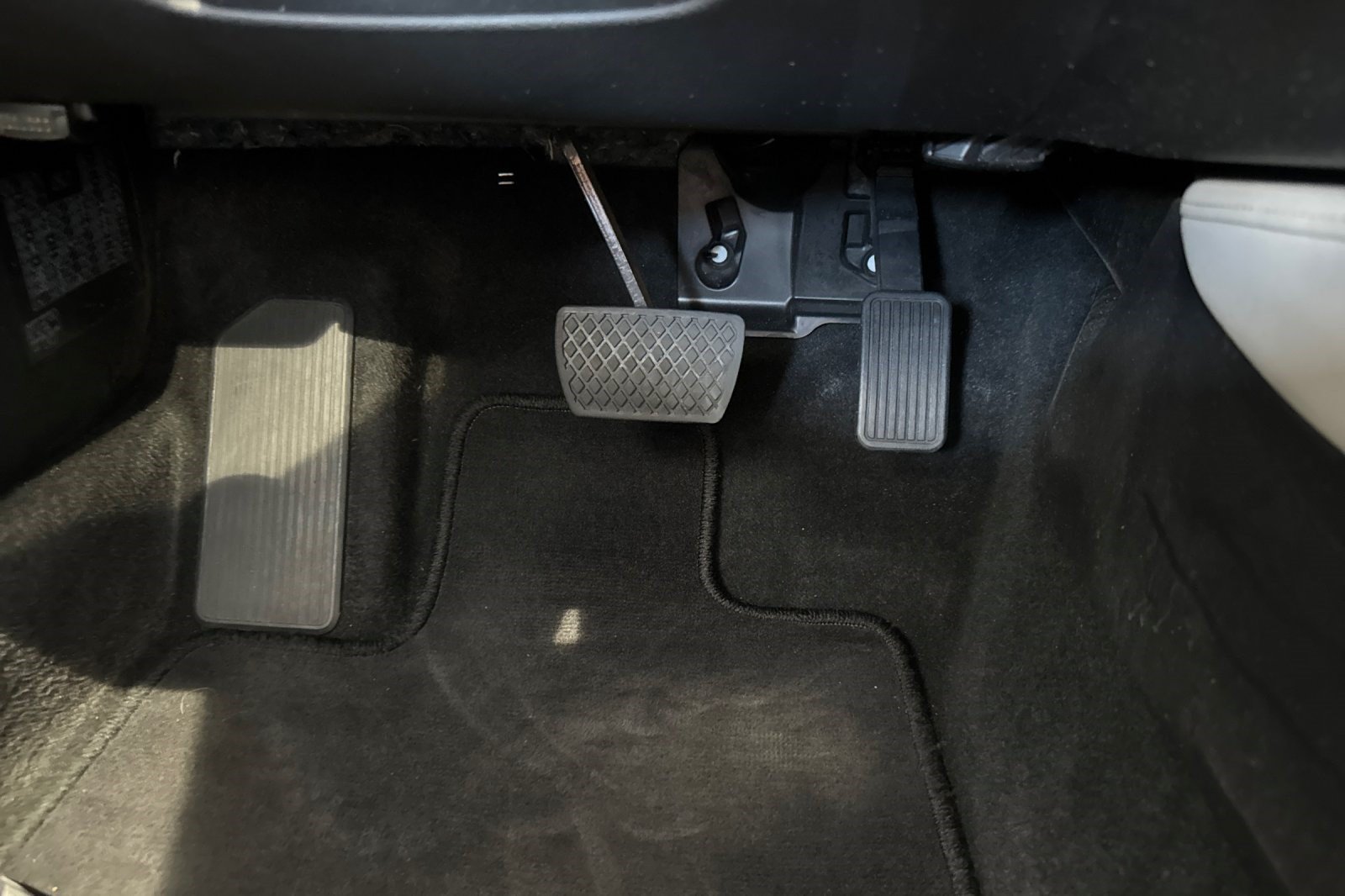 Used 2018 Honda Accord EX-L image 39