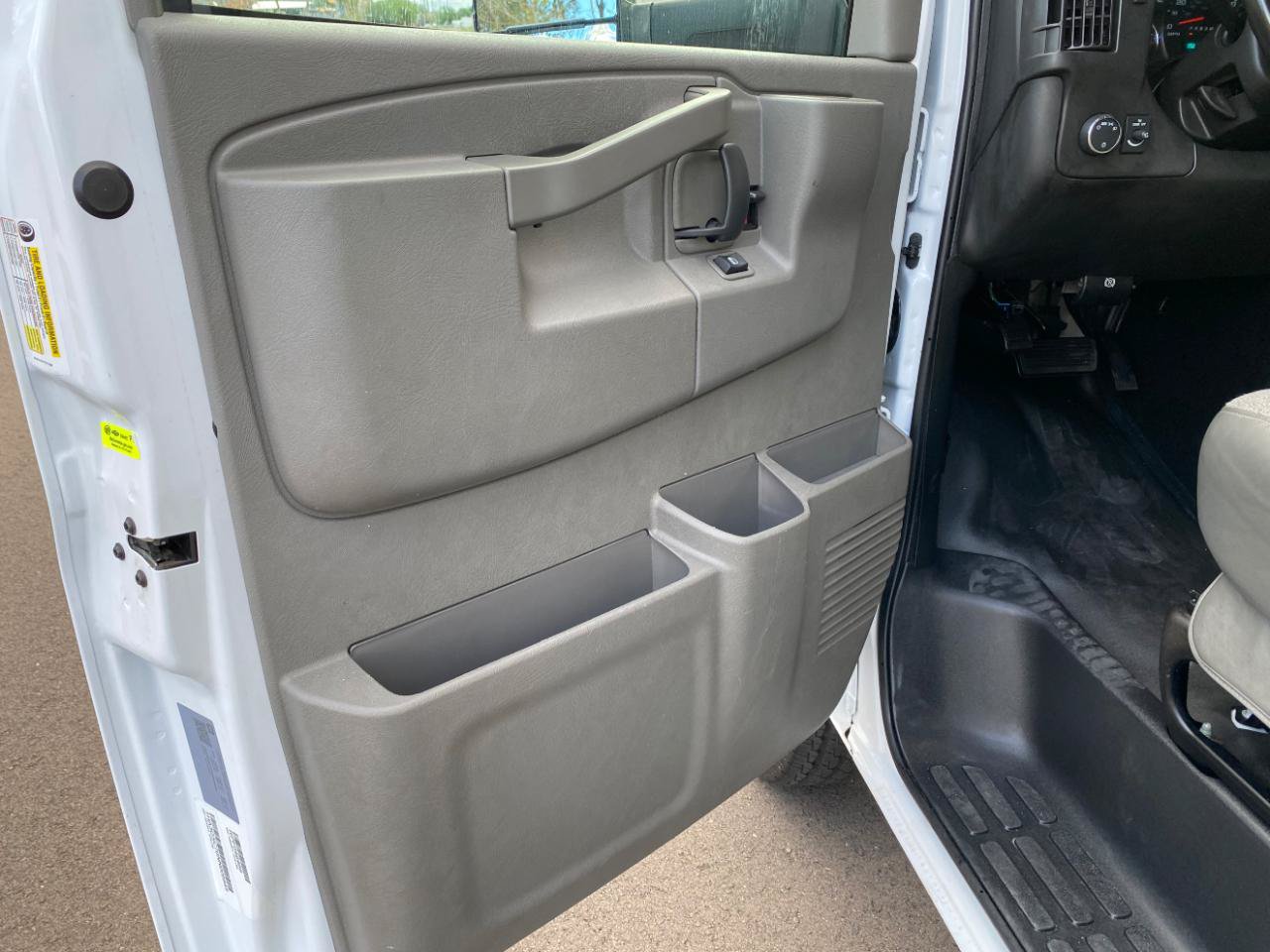 Used 2022 Chevrolet Express 3500 w/ Power Convenience Package RWD image 24