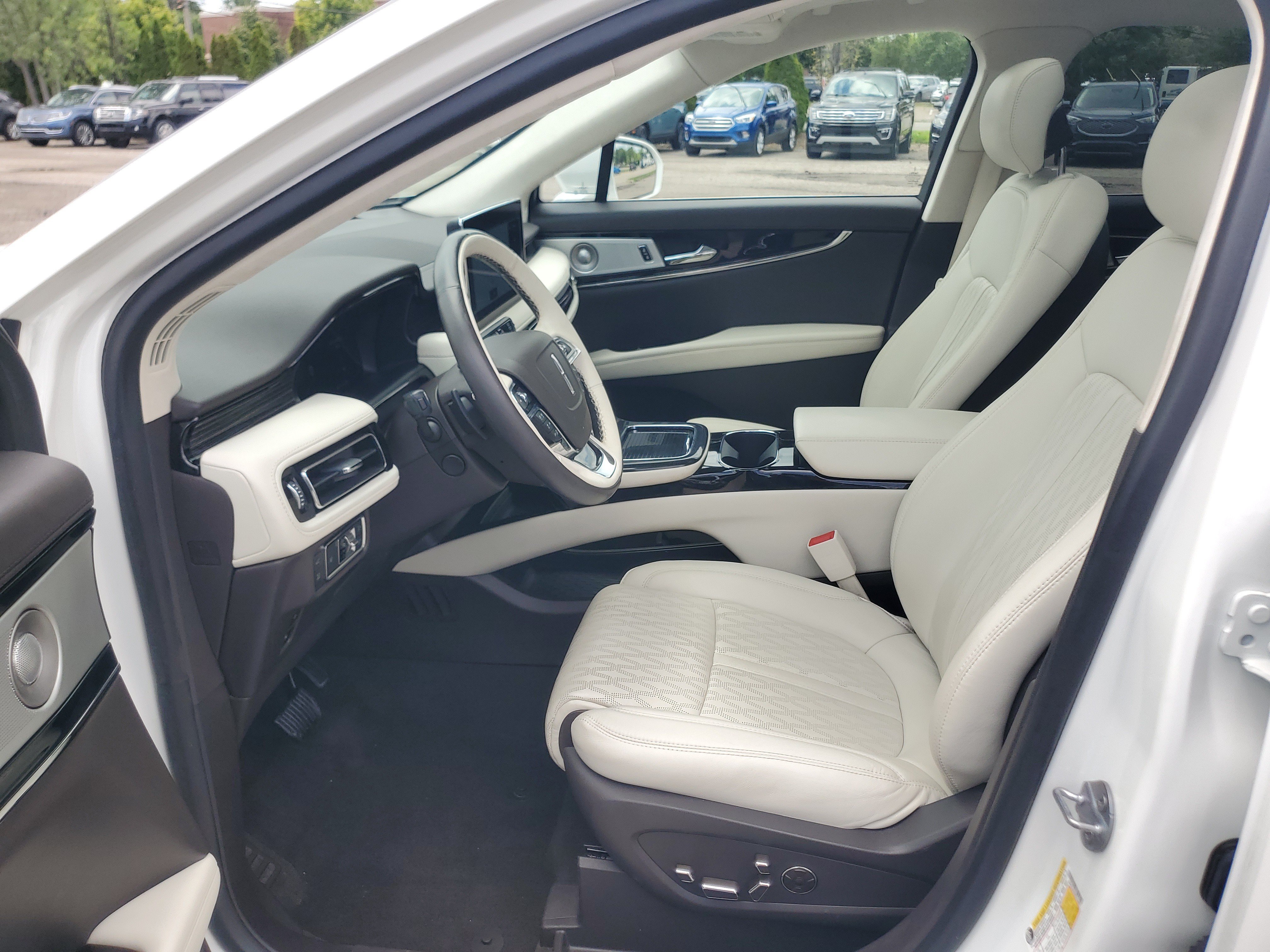 Certified 2023 Lincoln Nautilus Black Label AWD/4WD image 12