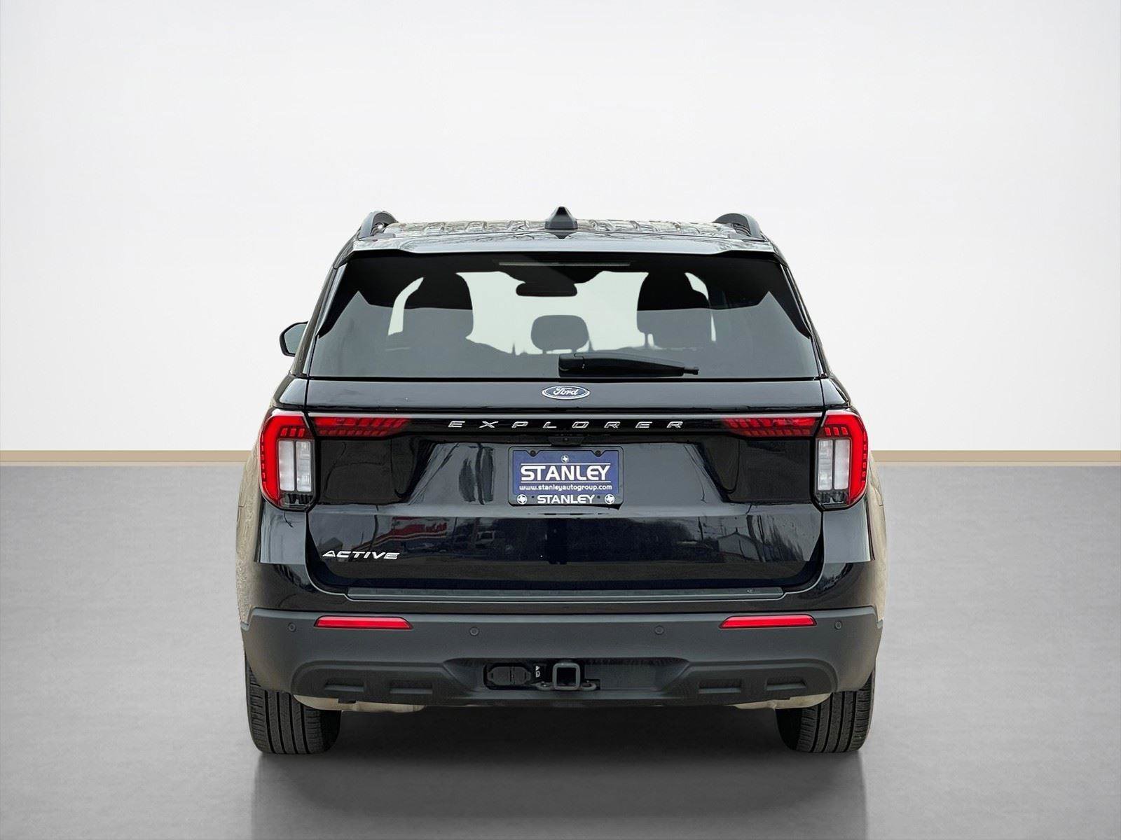 Used 2025 Ford Explorer Active image 6