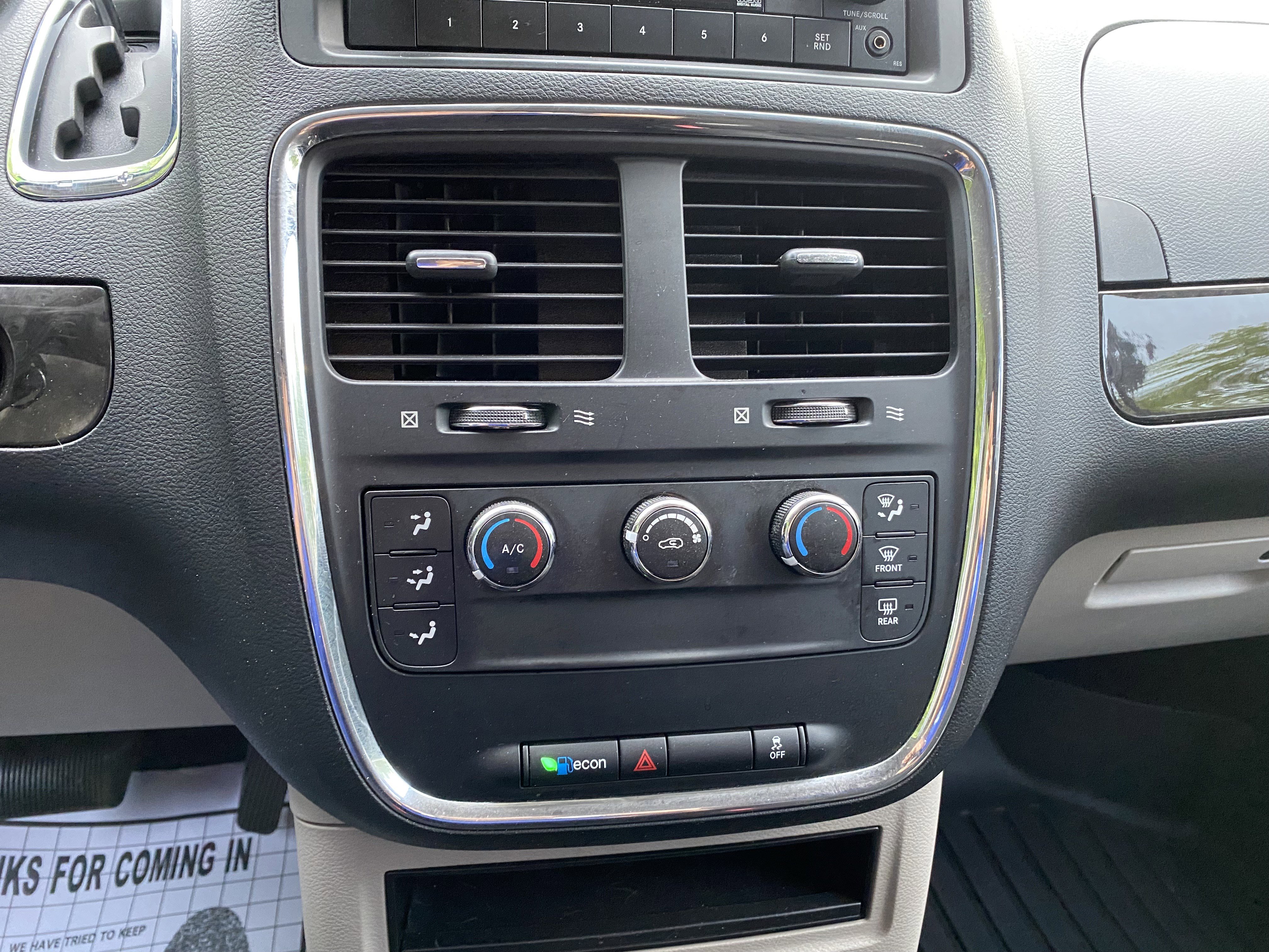 Used 2016 Dodge Grand Caravan American Value Package w/ UConnect Hands-Free Group image 28