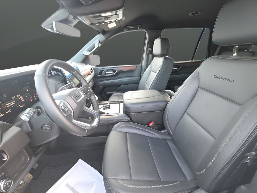 Used 2025 GMC Yukon Denali image 10