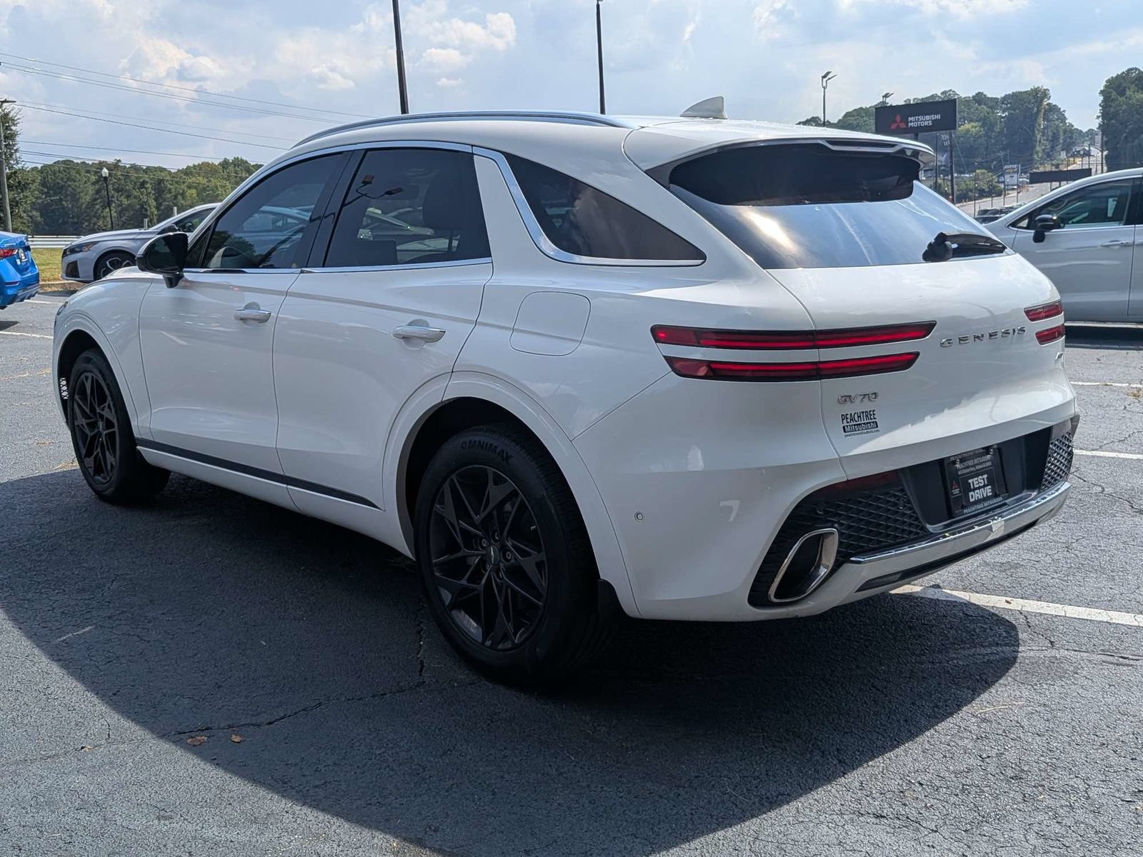 Used 2022 Genesis GV70 2.5T w/ Advanced Package AWD/4WD image 6