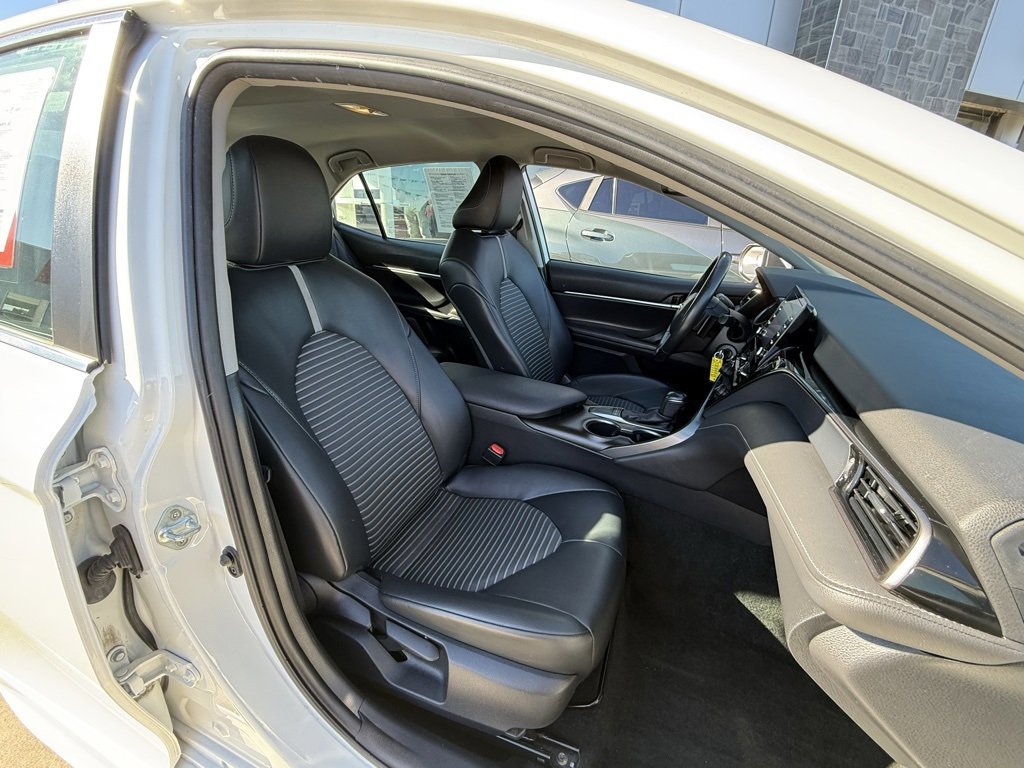 Used 2023 Toyota Camry SE image 12
