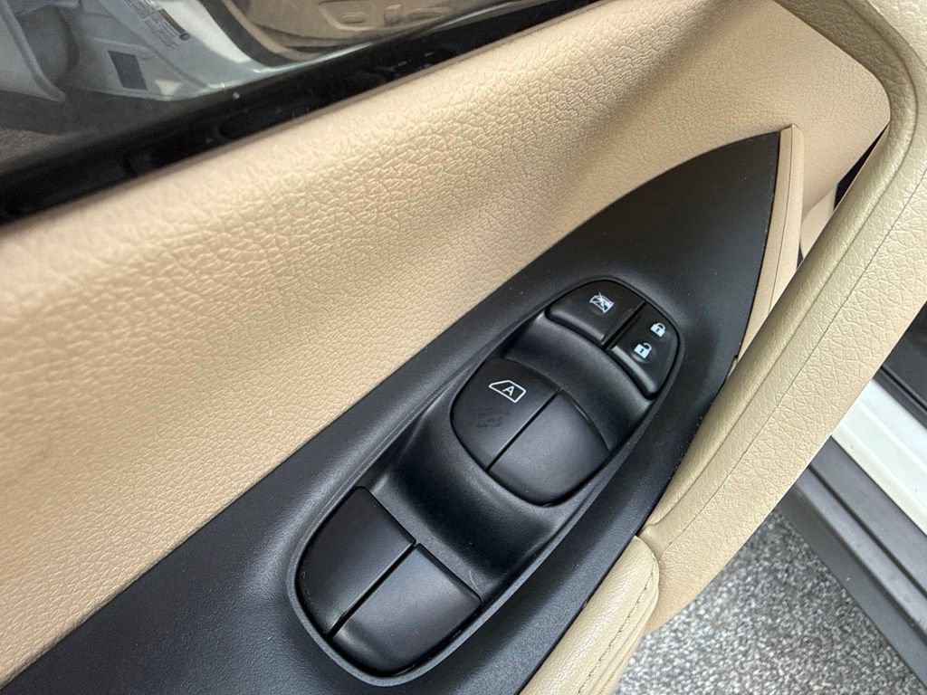 Used 2020 Nissan Rogue SV AWD/4WD image 22