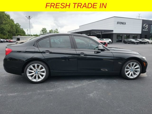 Used 2018 BMW 320i xDrive Sedan AWD/4WD image 1
