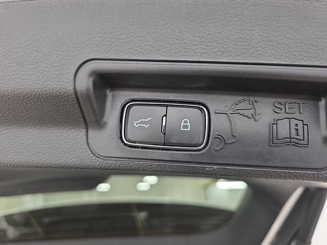 Used 2023 Ford Explorer XLT w/ Equipment Group 202A AWD/4WD image 36