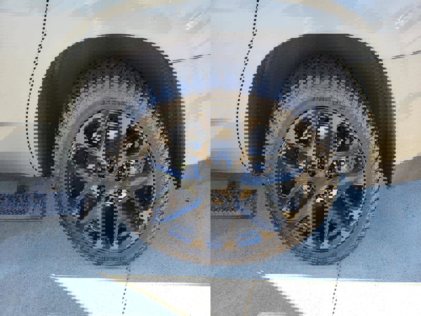 Used 2024 Chevrolet Tahoe Z71 w/ Z71 Off-Road Package image 28