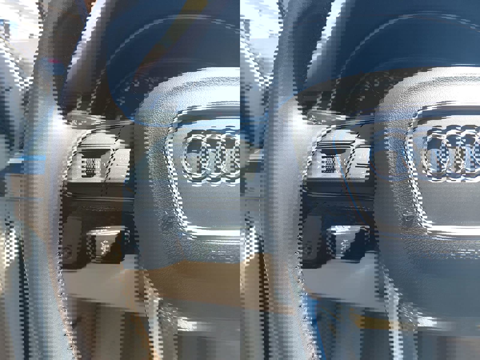 Used 2019 Audi Q7 3.0T Premium w/ Convenience Package AWD/4WD image 18