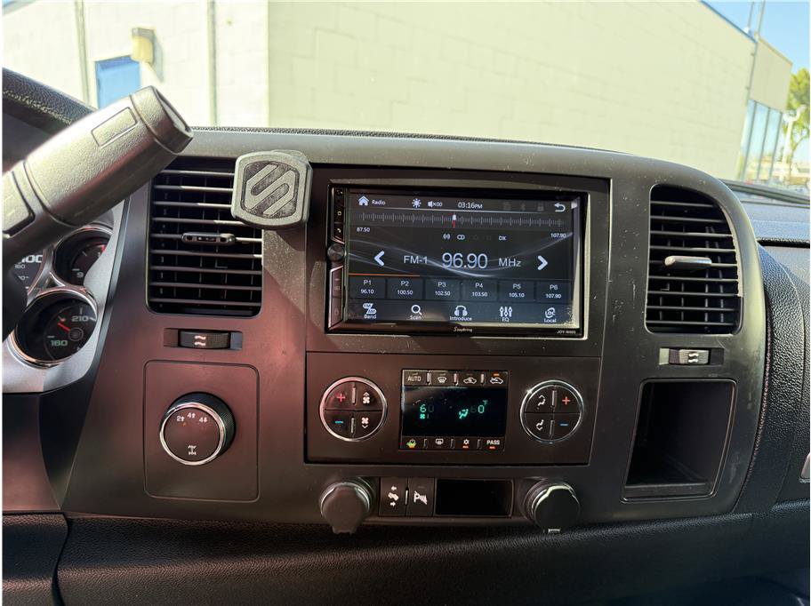 Used 2008 Chevrolet Silverado 2500 LT w/ 1LT Convenience Package AWD/4WD image 22