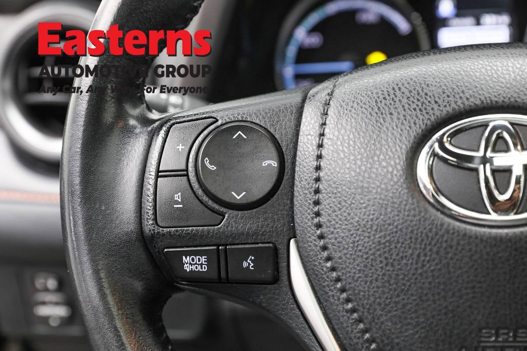 Used 2018 Toyota RAV4 SE image 15