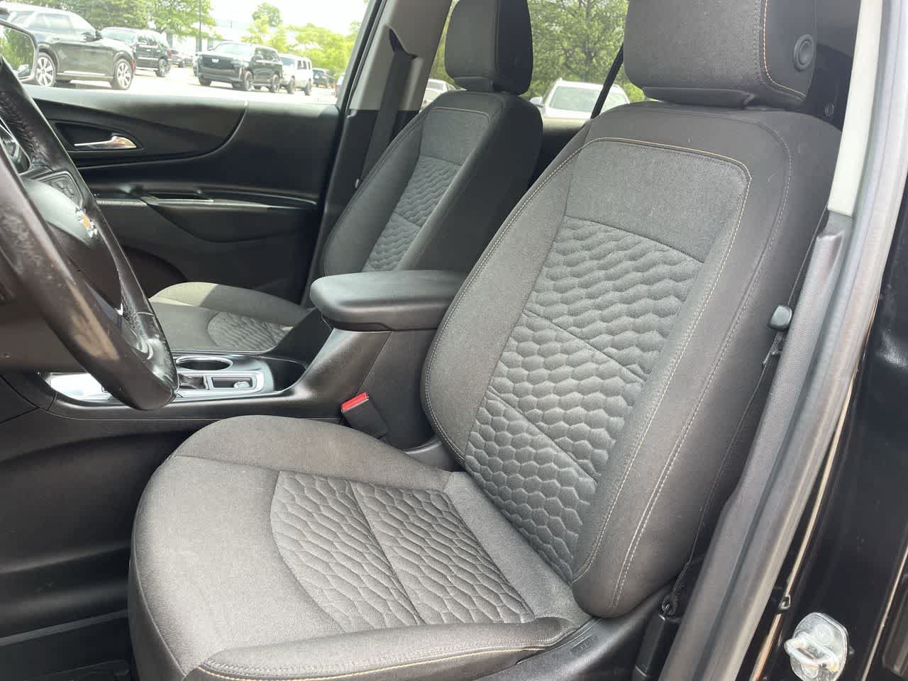 Used 2018 Chevrolet Equinox LT w/ Sun & Infotainment Package FWD image 12