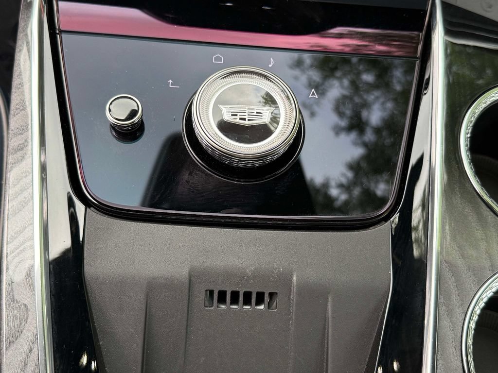 Used 2025 Cadillac Escalade IQ Luxury 2 w/ LPO, Premium Carpet Package AWD/4WD image 24