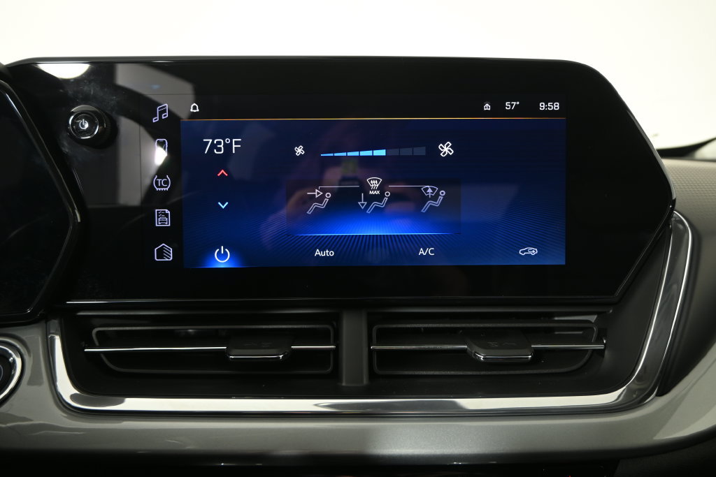 Used 2025 Chevrolet Trax LT FWD image 28