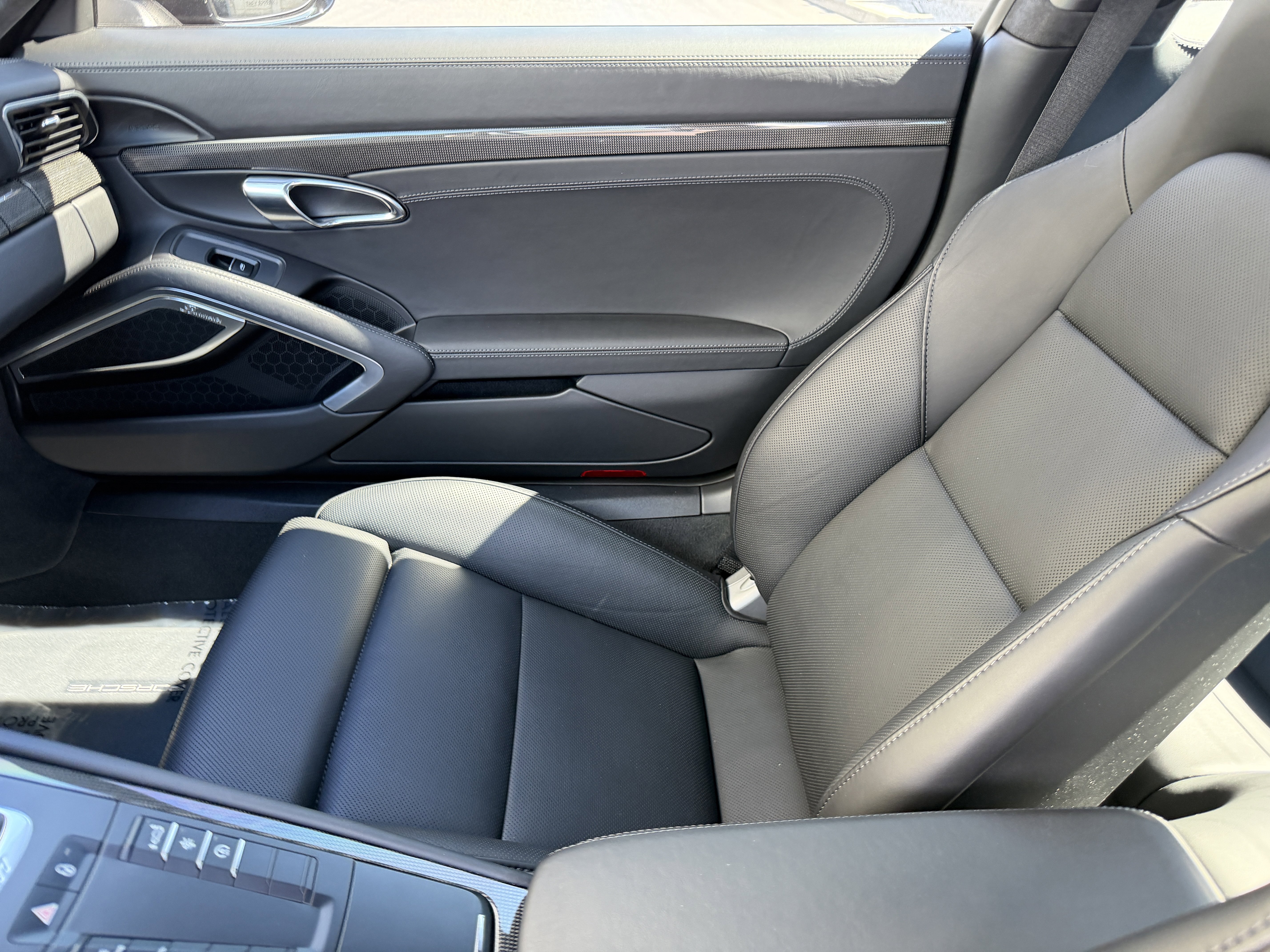 Certified 2017 Porsche 911 Turbo S image 18